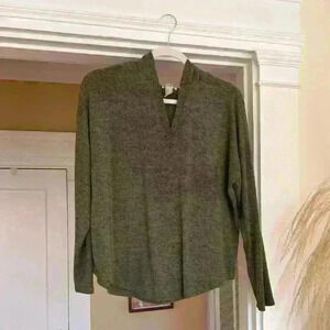 FOREVER 21 Cropped V Neck Hoodie